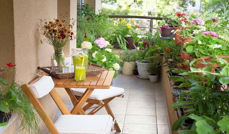 Balkon bahçesi örneği 2